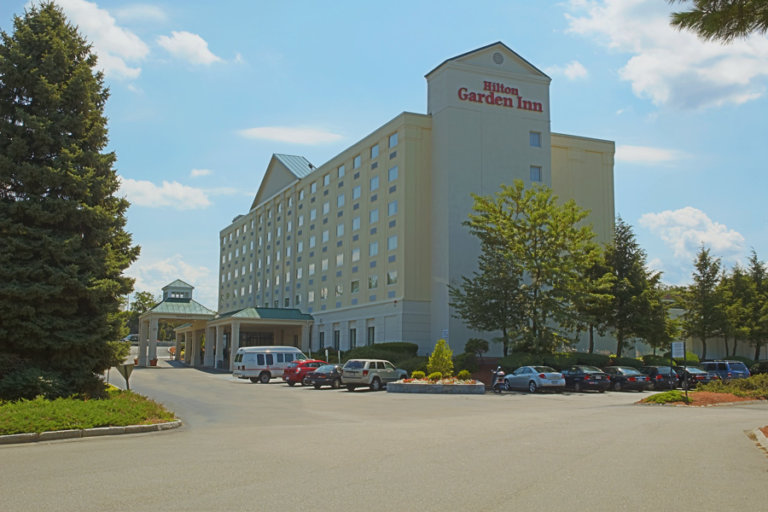 Welcome to the Hilton Garden Inn Boston Waltham | Summit Hotel Properties